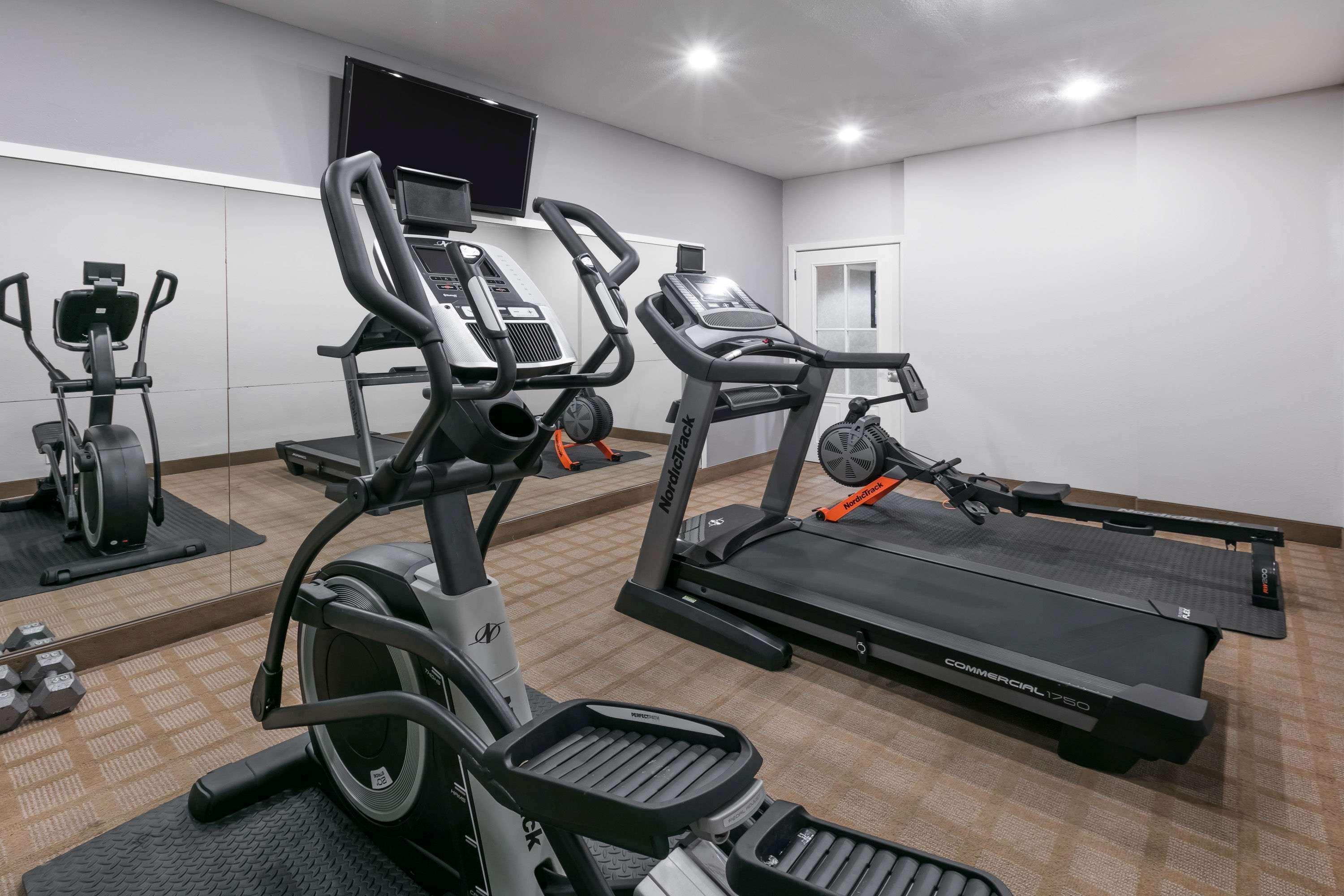 Microtel Inn&suites 3*