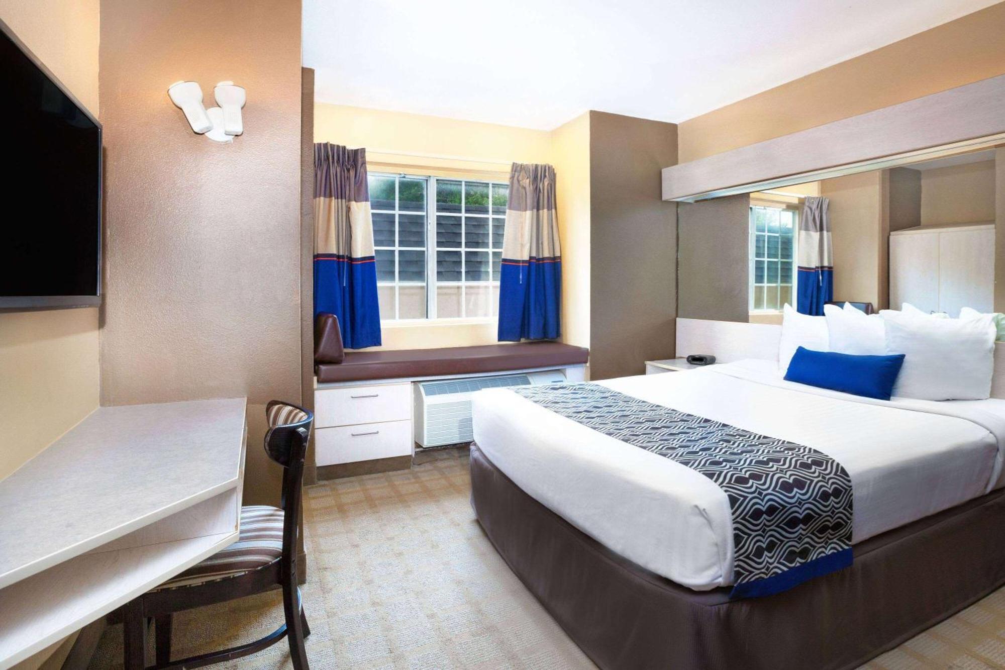 Microtel Inn&suites Hotel